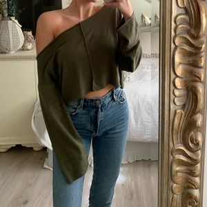 Off Shoulder Crop
